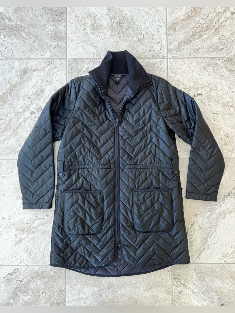 Athleta Mendocino Quilted Longline Windproof Puffer Coat in Black, Medium